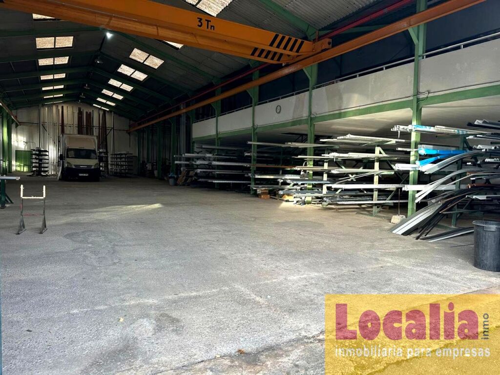 nave industrial 1000 m²en venta. stgo de cartes. foto grande (2)