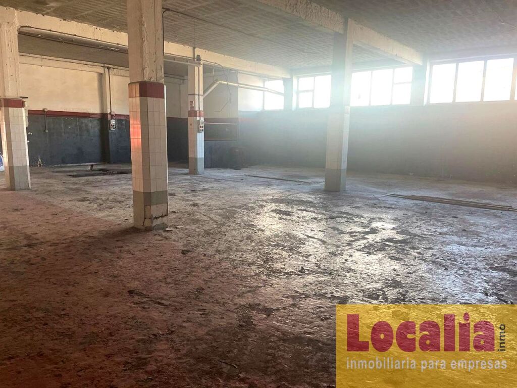 nave con licencia taller cerca torrelavega foto grande (3)
