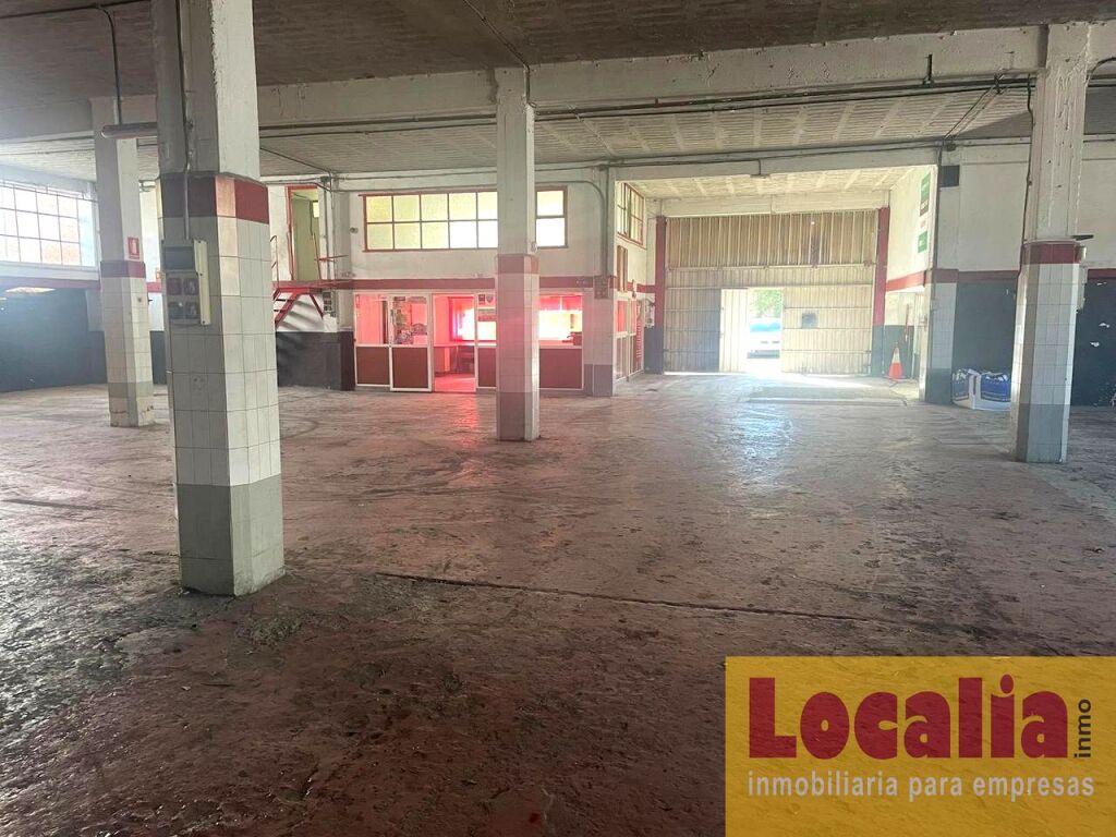 nave con licencia taller cerca torrelavega foto grande (2)
