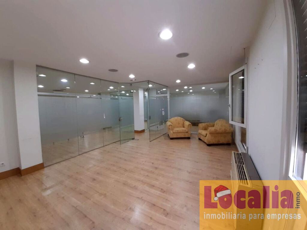 Foto alquiler estupendo local de 260 metros. santander.