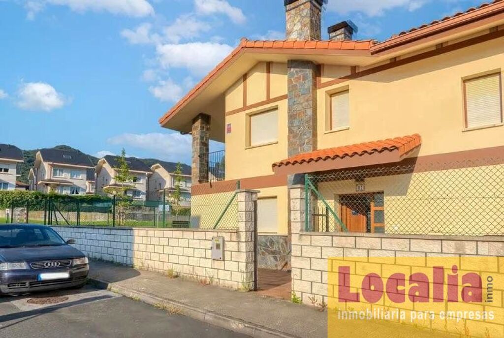 chalet pareado a estrenar en castro urdiales. foto grande (2)