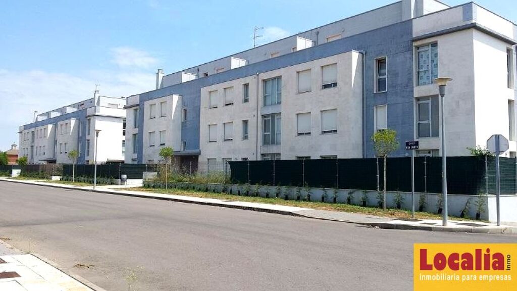 Foto interesante obra parada de 92 pisos en venta. león