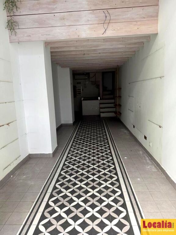 Foto céntrico local en alquiler en santander.
