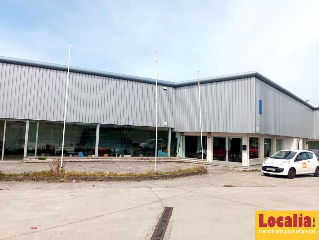 Foto atractiva nave comercial en alquiler en maliaño.