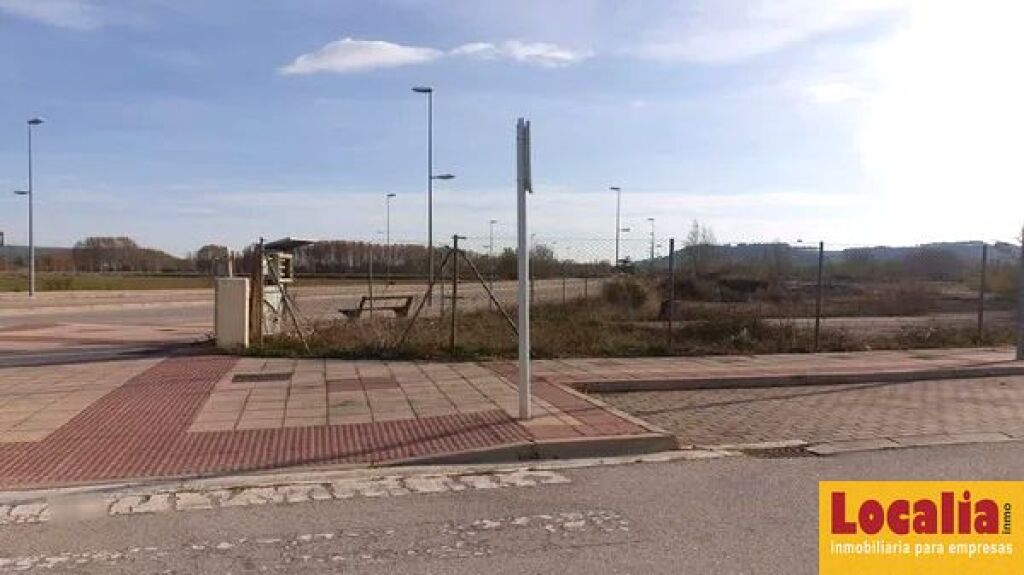amplio suelo urbano en venta.villalbilla de burgos foto grande (2)