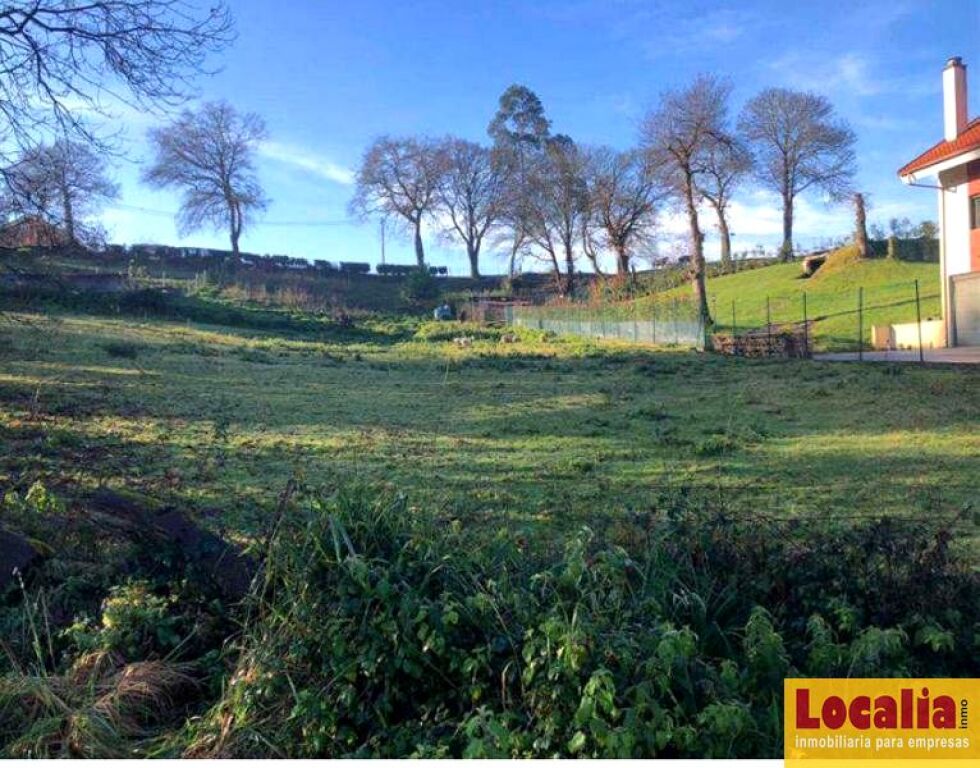Foto lote de 5 suelos para inversión en oviedo