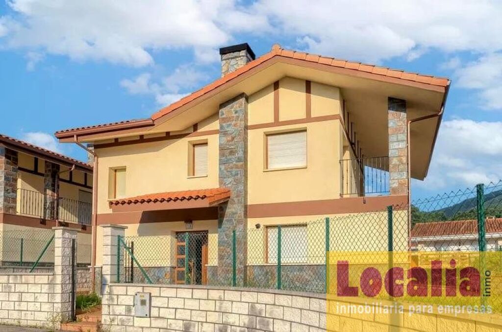chalet independiente en venta. castro urdiales foto grande (3)