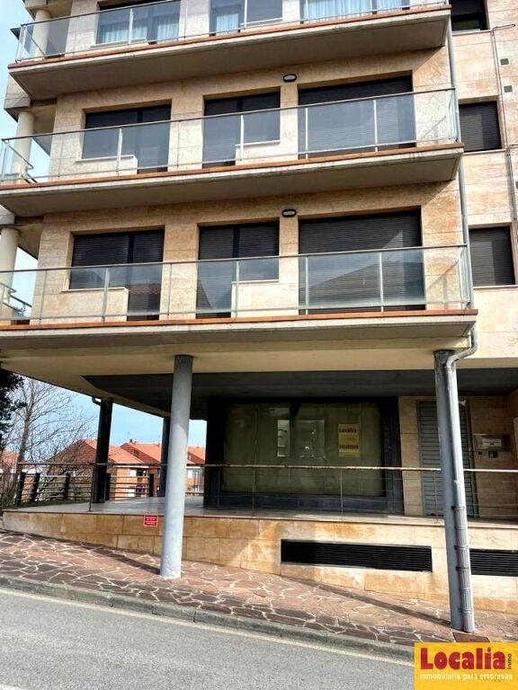 interesante y amplio local en venta. suances foto grande (2)