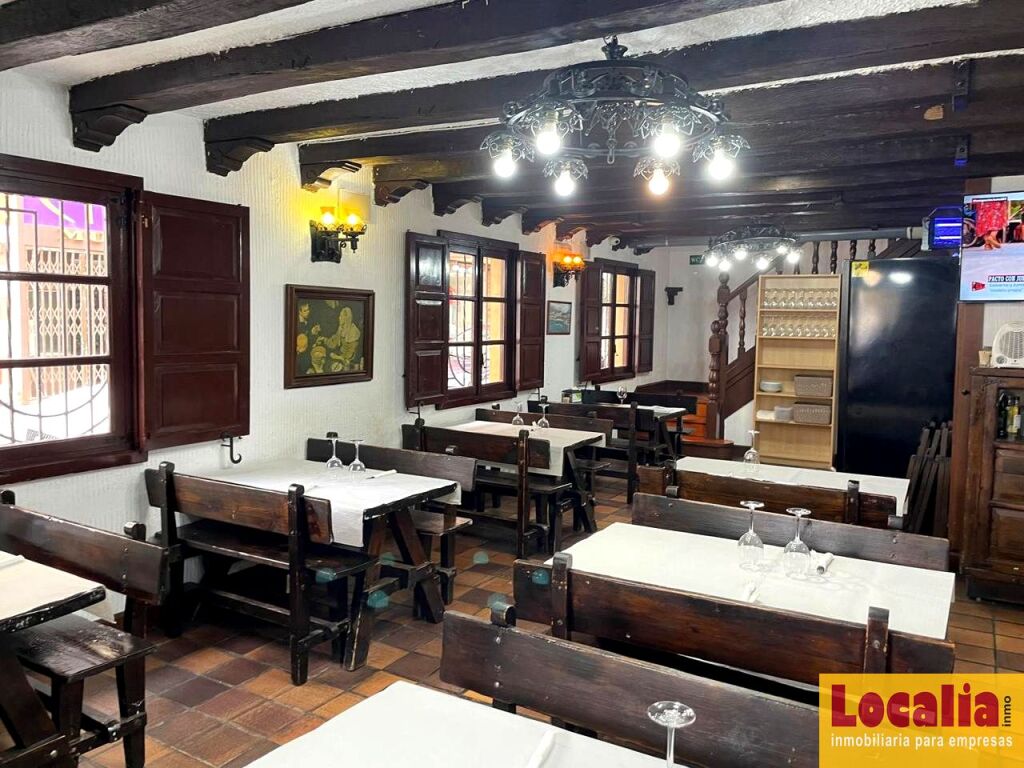 Foto singular bodegón en venta en laredo.