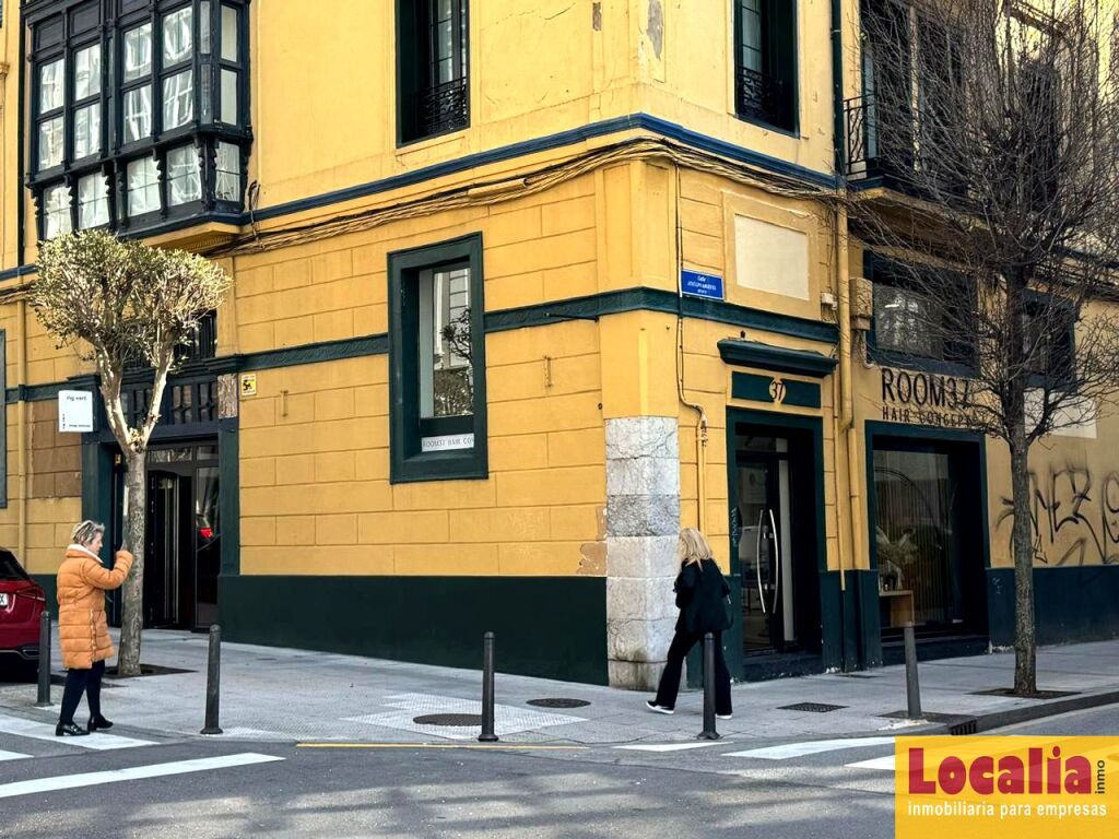 Foto estupendo y céntrico local comercial en santander