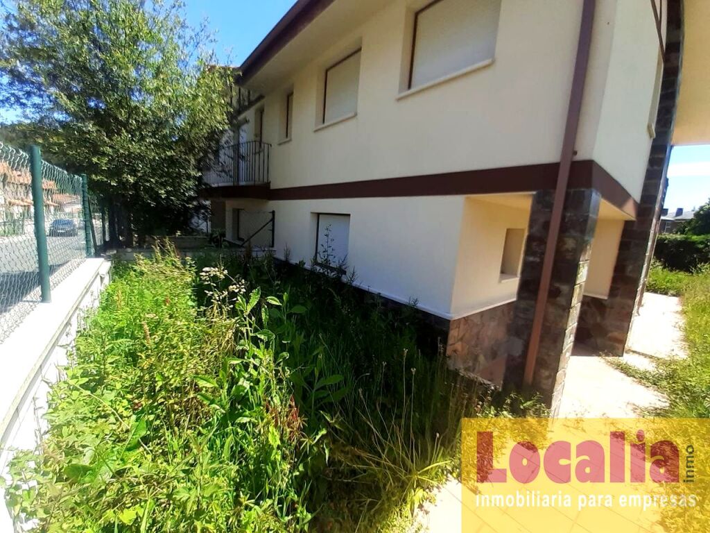 chalet adosado a estrenar en castro urdiales foto grande (3)