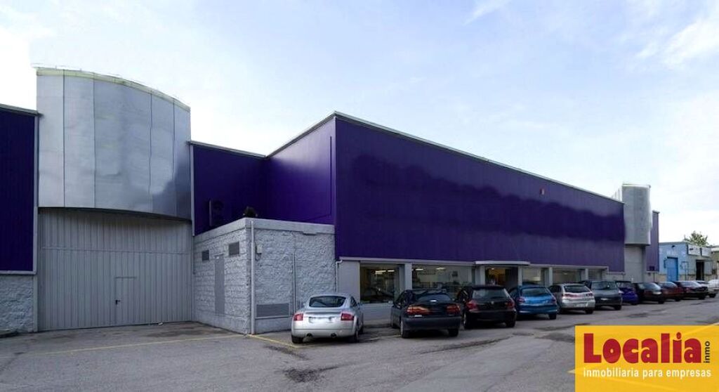 alquiler de extensa nave comercial en santander foto grande (2)