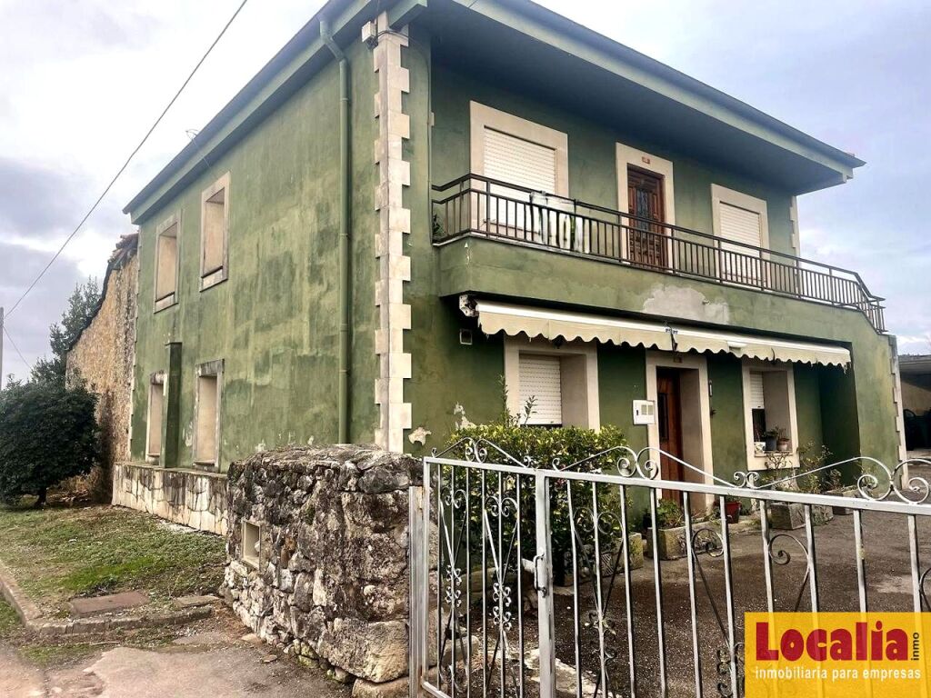 Foto dos casas con extensa finca en polanco, cantabria