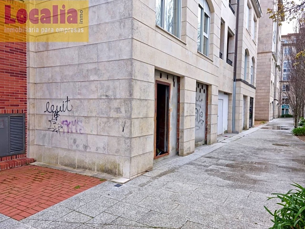 Foto amplio y vérsatil local en venta. bezana