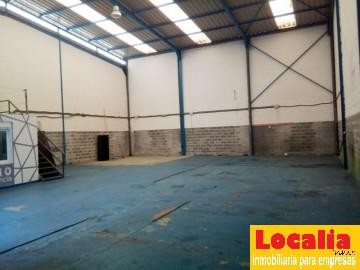 Estupenda nave con oficina en Cartes