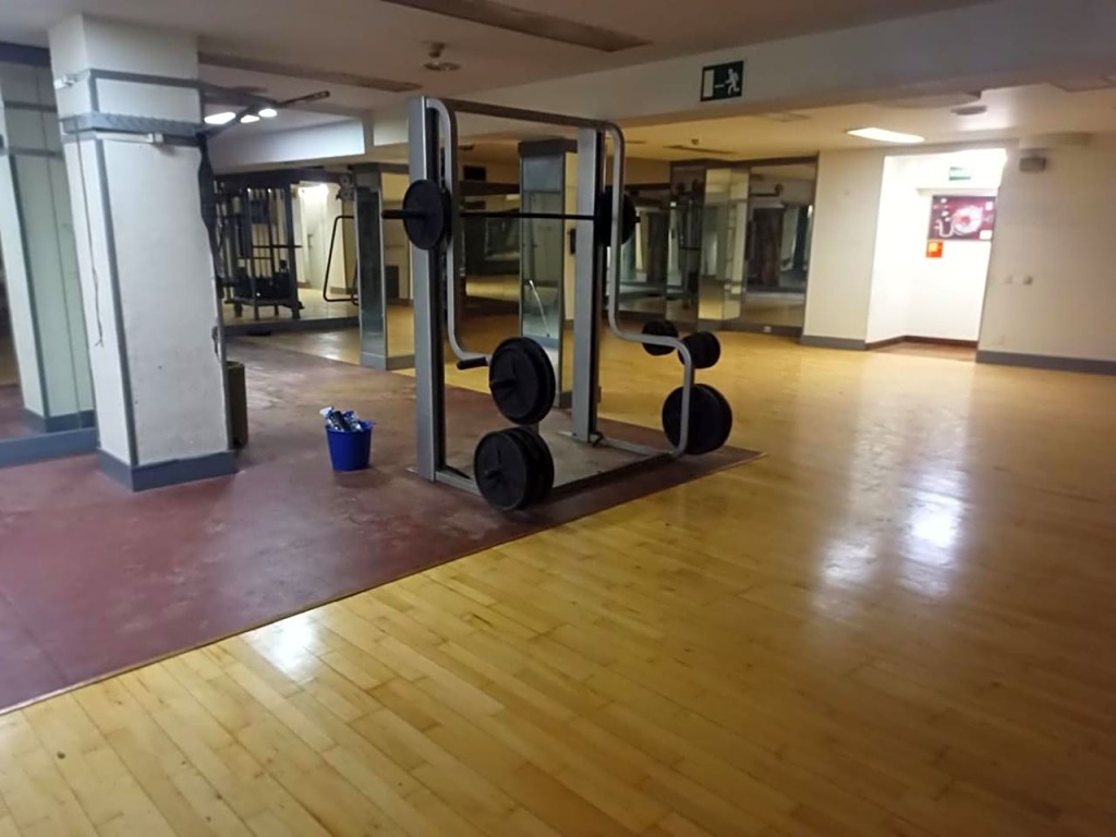 Foto local de 1600m² junto al centro de santander