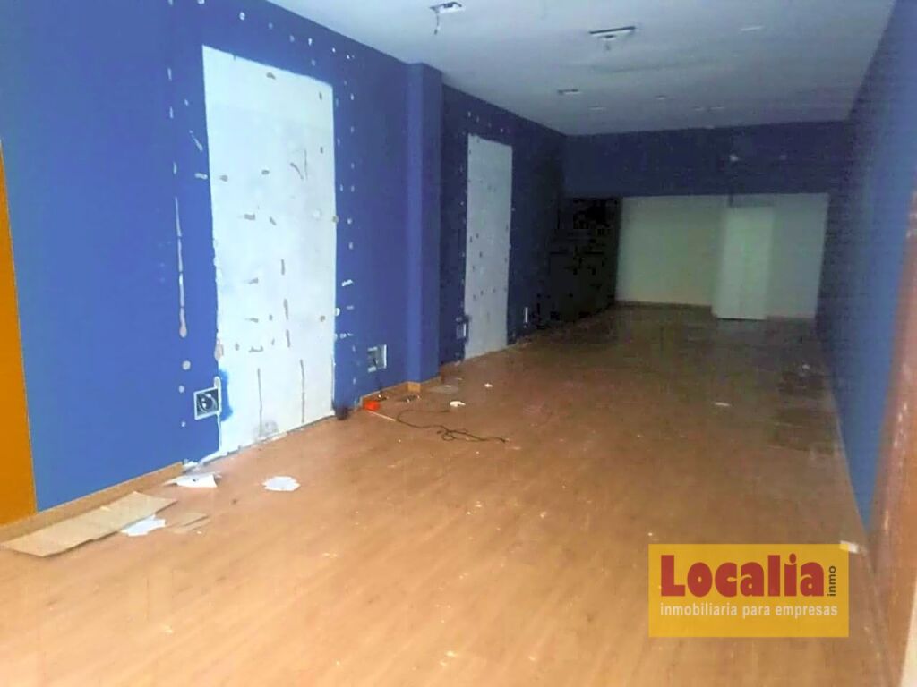 Foto local comercial diáfano en centro torrelavega
