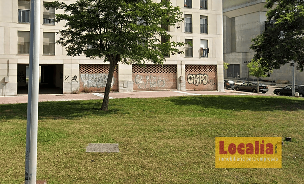 Foto local comercial en esquina junto a el corte inglés