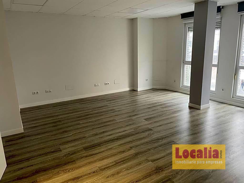 Foto oficina en edificio profesional en torrelavega
