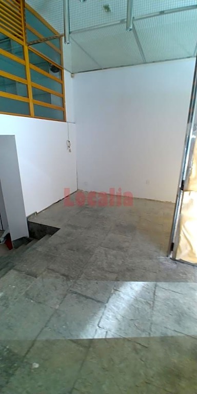 amplio local comercial en santander foto grande (3)