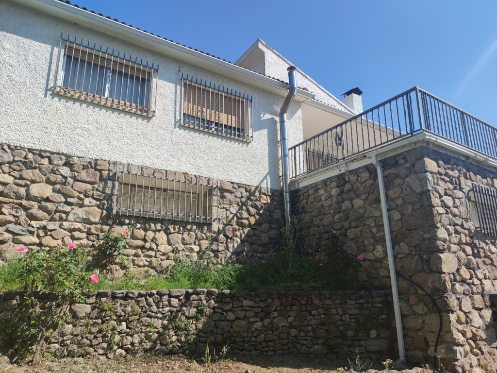 Casa-Chalet en Venta en Piedralaves Ávila 