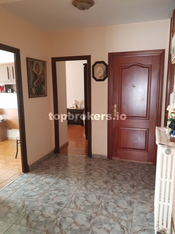 Piso en venta en Cortes