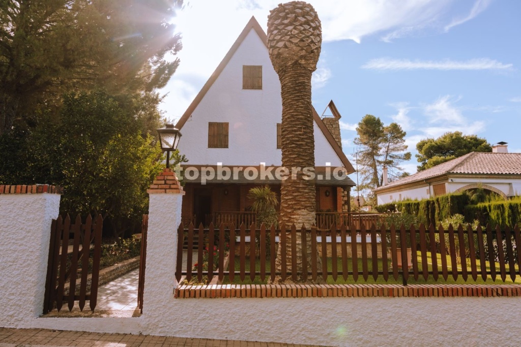 Chalet en venta en Baeza