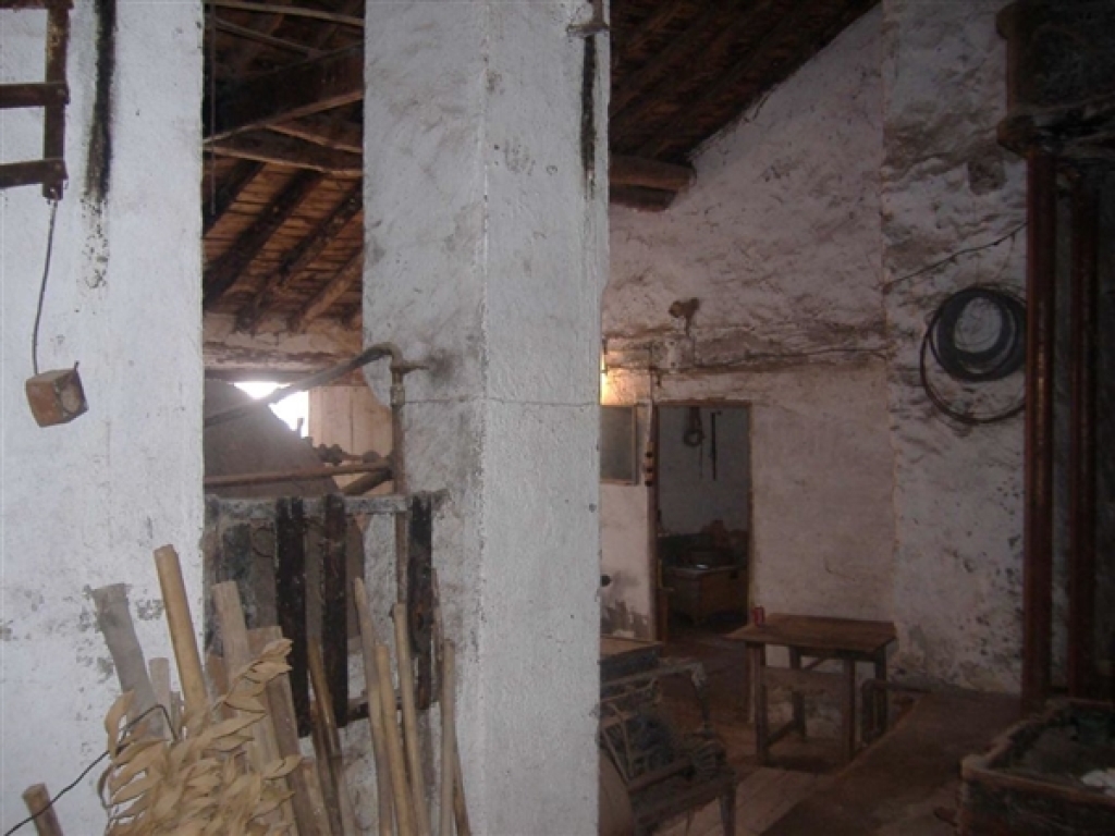 Foto edificio singular en venta en alpandeire málaga