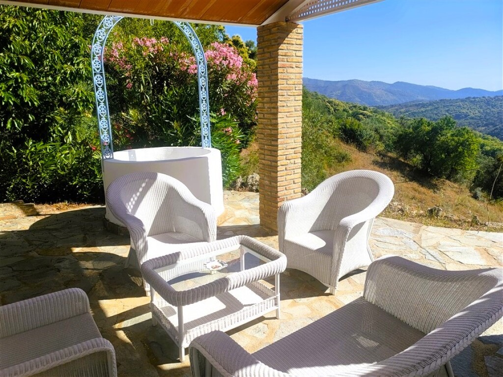 casa de campo-masía en venta en cartajima málaga foto grande (2)