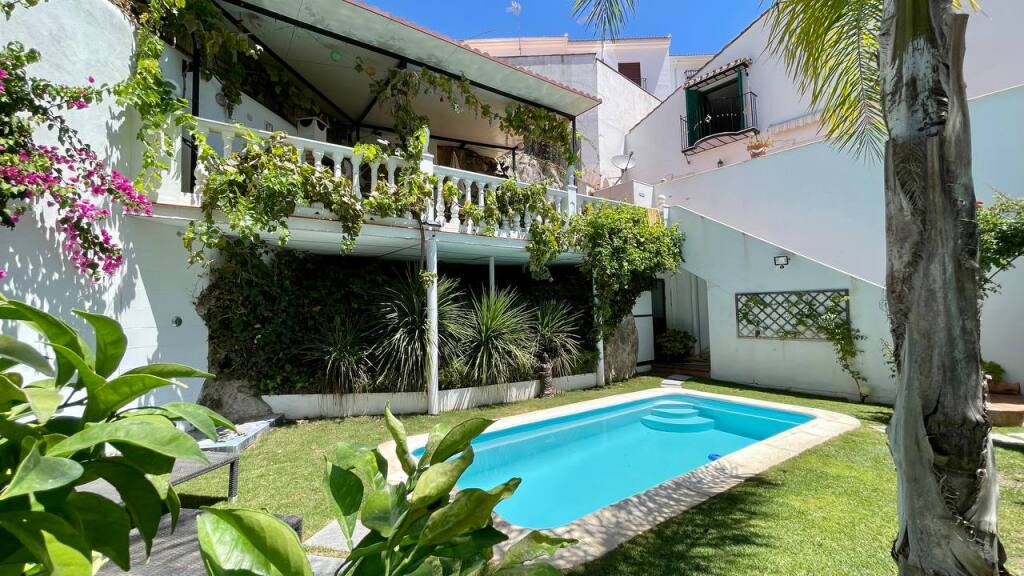 casa-chalet en venta en atajate málaga foto grande (3)