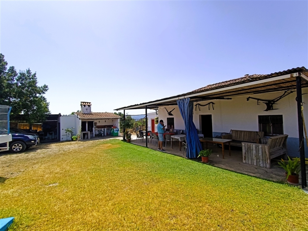 casa de campo-masía en venta en montecorto málaga foto grande (2)