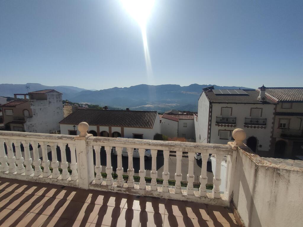 Foto casa-chalet en venta en cortes de la frontera málaga