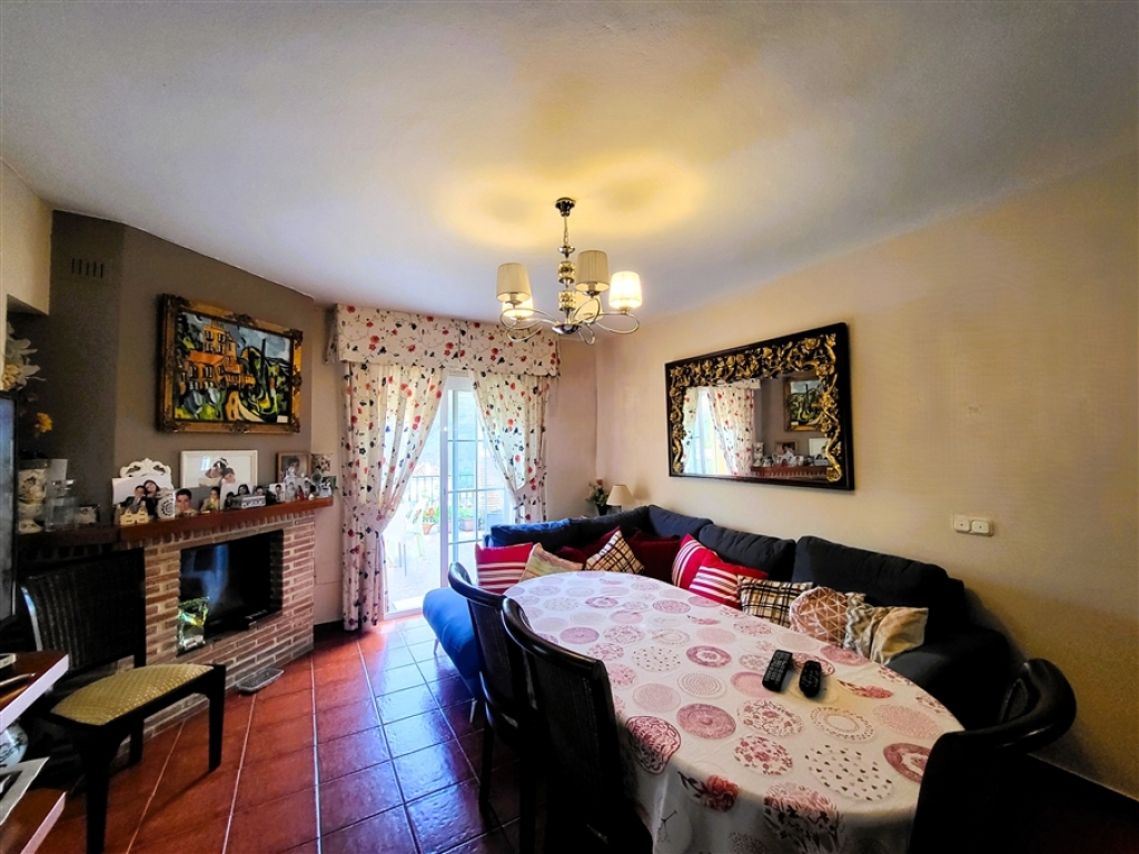 edificio viviendas en venta en benahavis málaga foto grande (3)