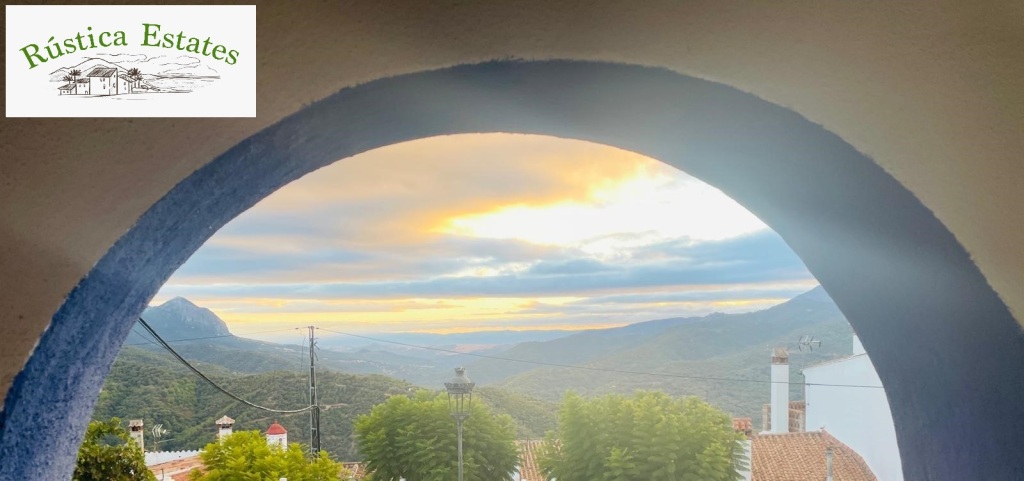 Foto casa de pueblo en venta en genalguacil málaga
