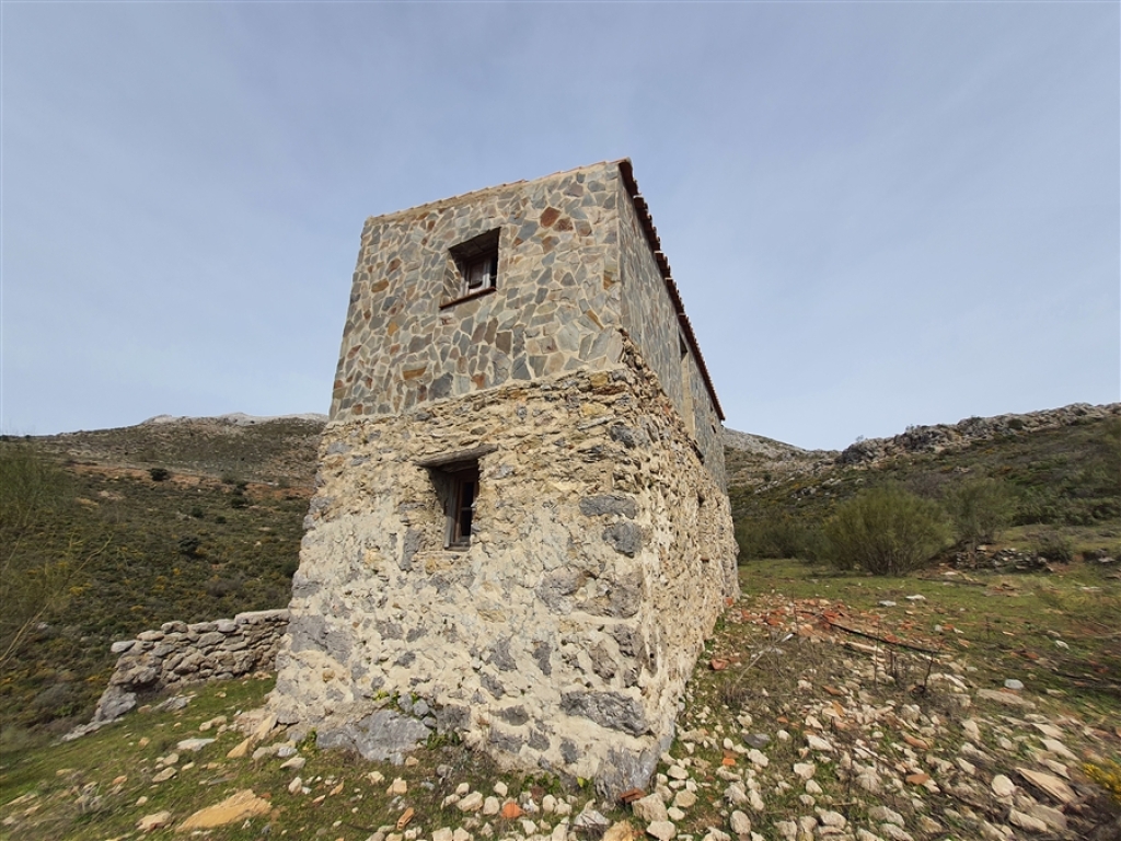 casa de campo-masía en venta en parauta málaga foto grande (3)