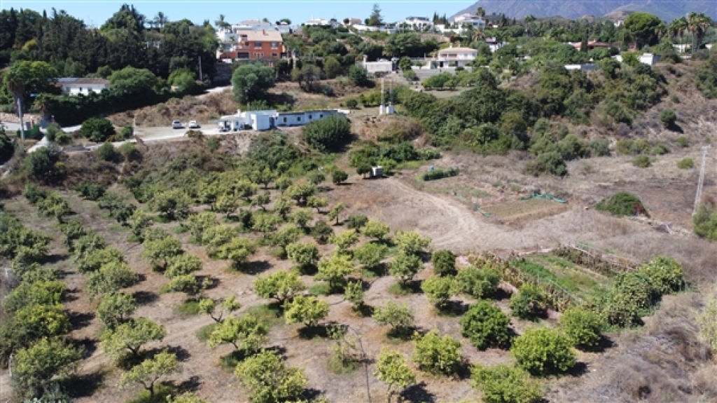 parcela en venta en estepona málaga foto grande (2)