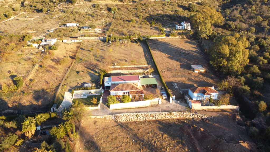 casa de campo-masía en venta en algatocin málaga foto grande (2)
