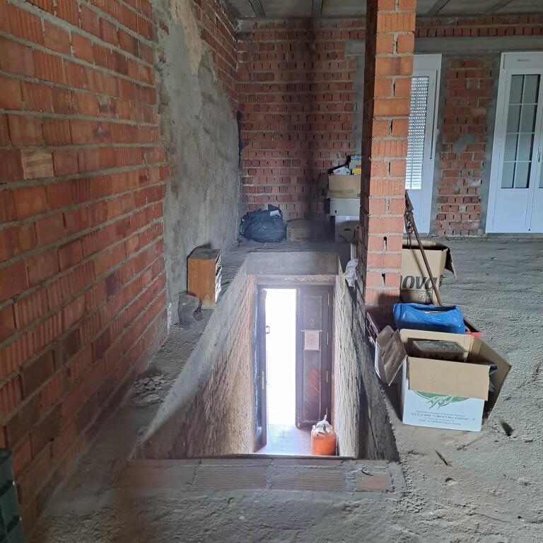 vivienda en construcción en zona céntrica del pedroso!!! foto grande (2)
