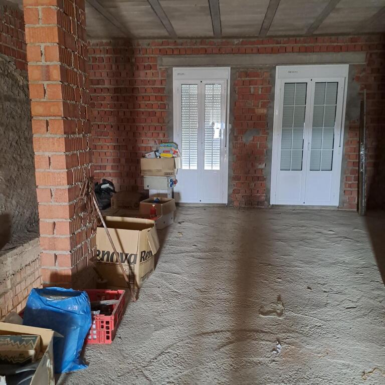 vivienda en construcción en zona céntrica del pedroso!!! foto grande (3)
