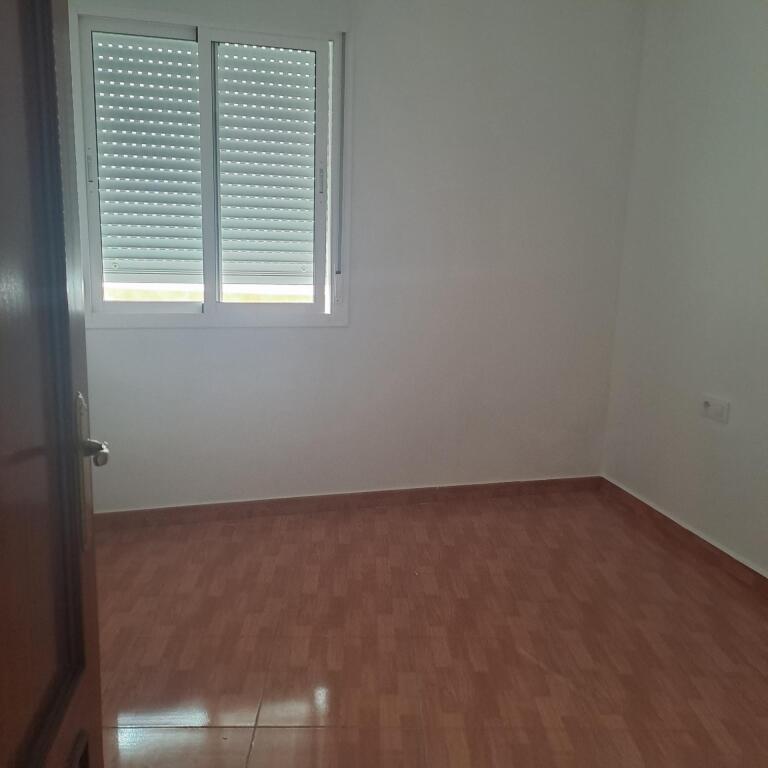 casa a estrenar en el pedroso,  junto a la estación!!! foto grande (3)
