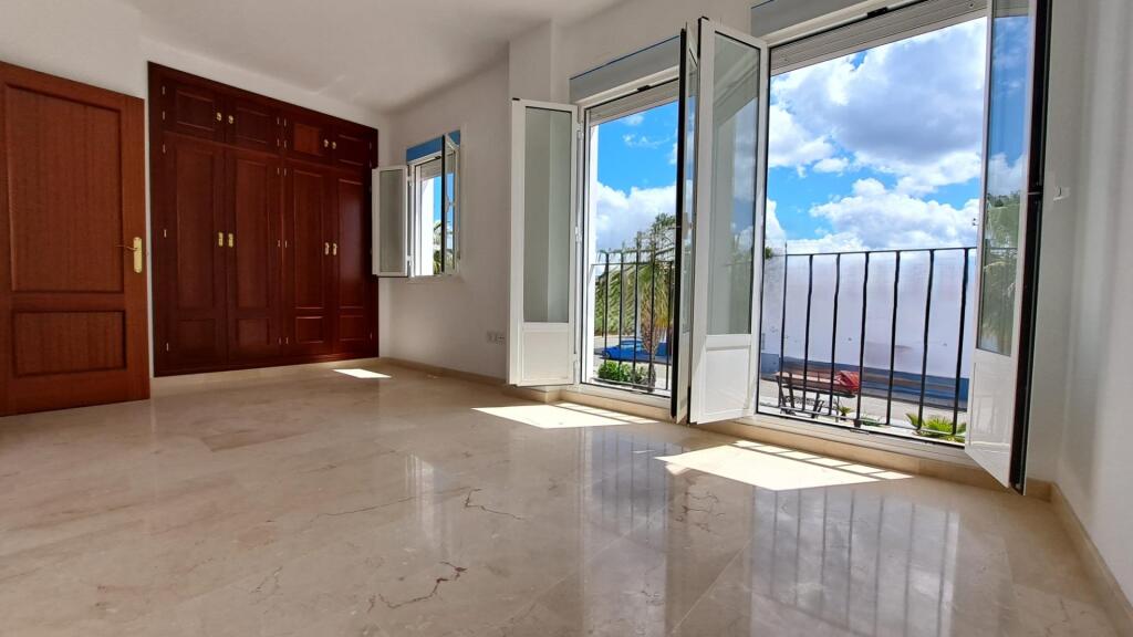 Foto gran casa a estrenar en alanis de la sierra!!!!