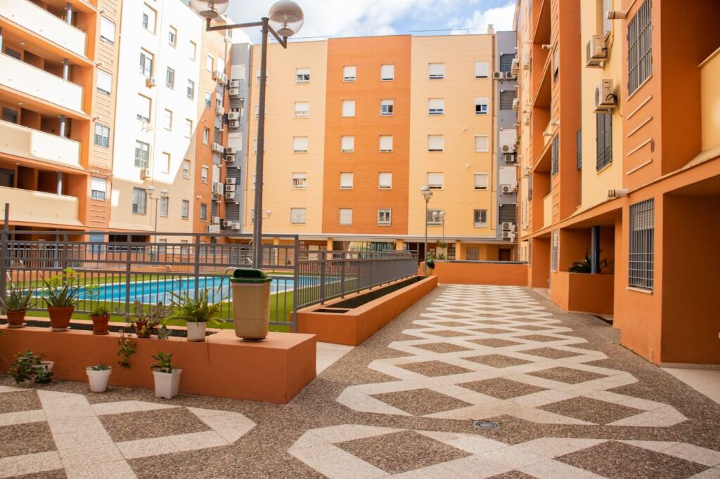 Foto estupenda plaza de garaje en edificio contadores!!!