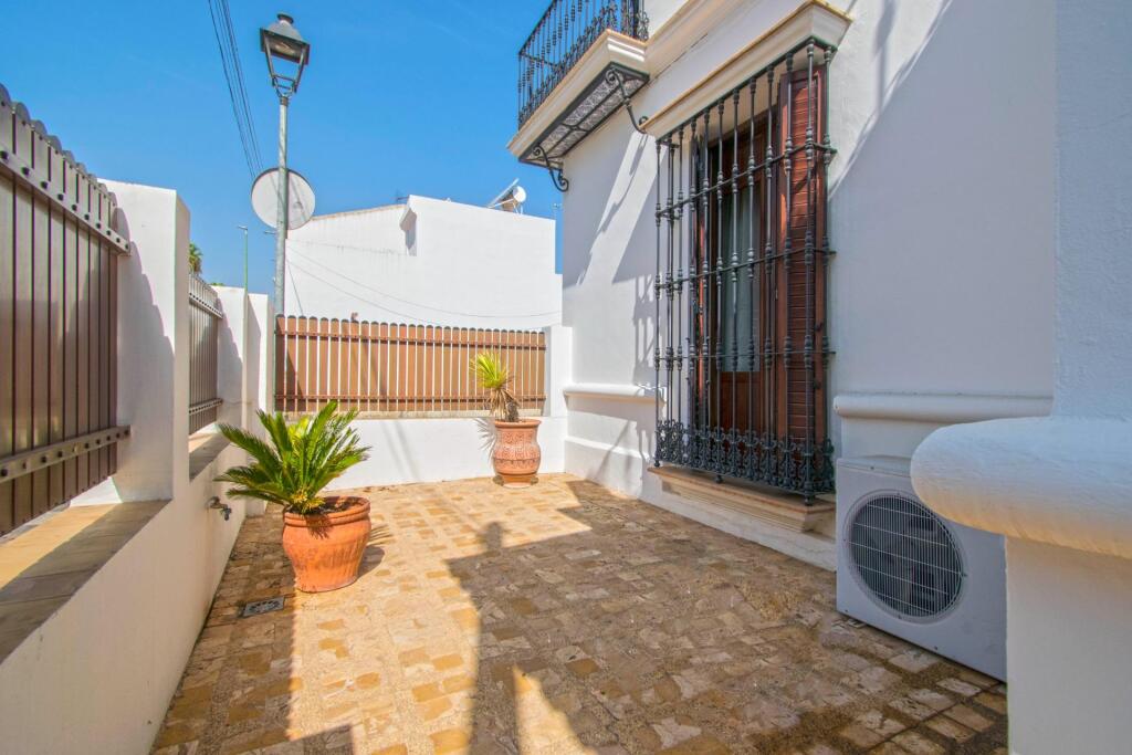 precioso chalet independiente en pilas!!! foto grande (2)