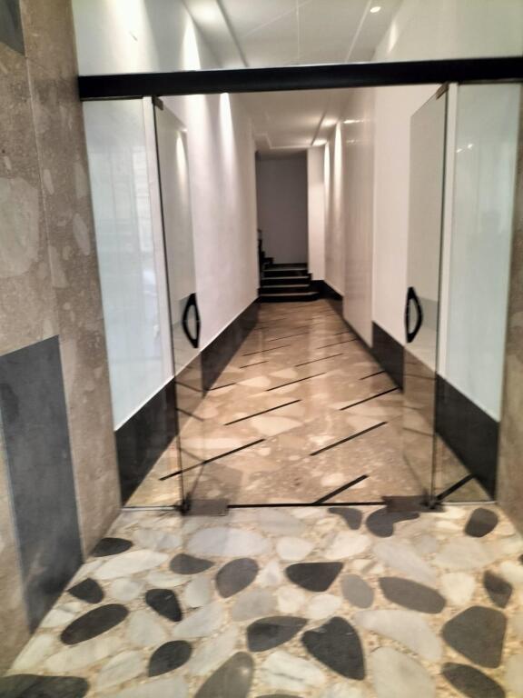 oportunidad, oficina en alquiler en pleno centro de sevilla!!! foto grande (3)