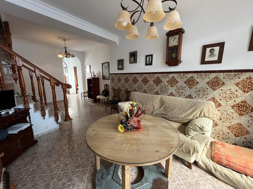 gran casa de pueblo en el centro de pilas!!! foto grande (2)