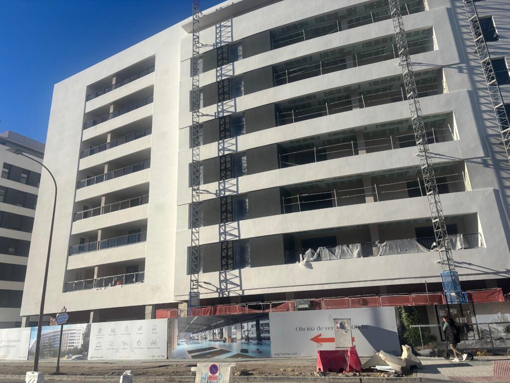 gran oportunidad, fantástico  local comercial en residencial argos iii, en sevilla este!!!! foto grande (3)