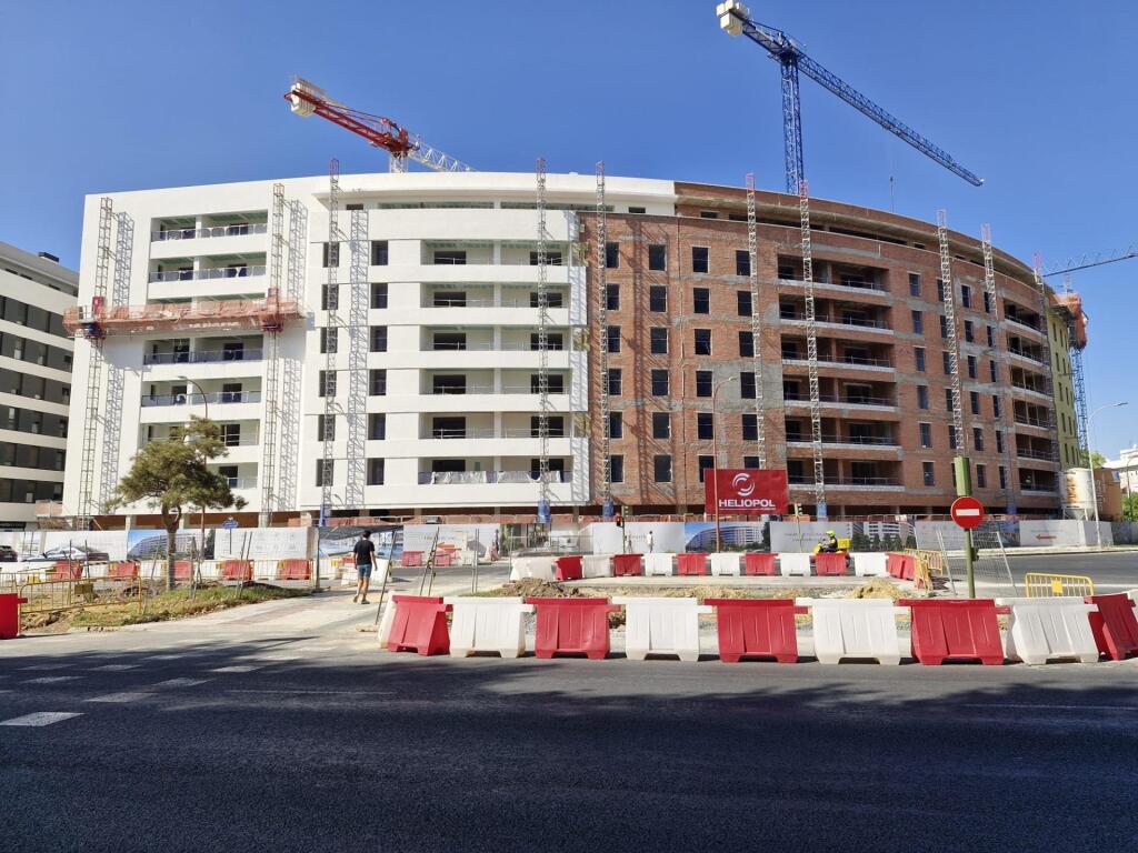 Foto gran oportunidad!!! local comercial en residencial argos iii, en sevilla este!!!!