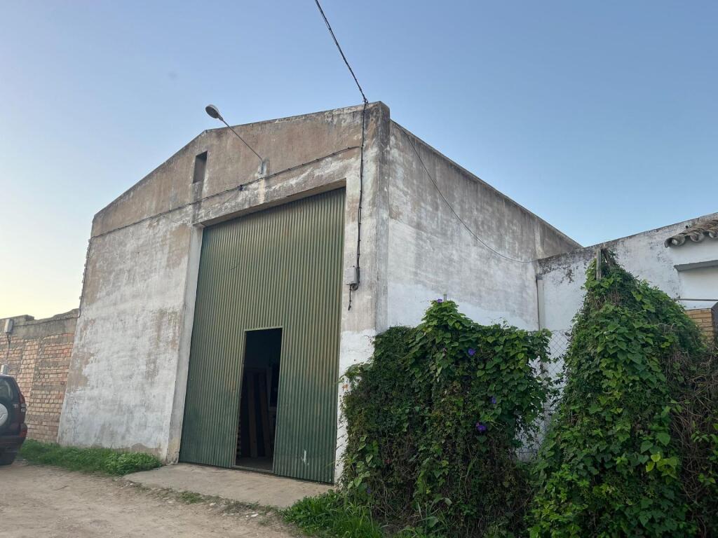 Foto gran nave industrial en pilas!!