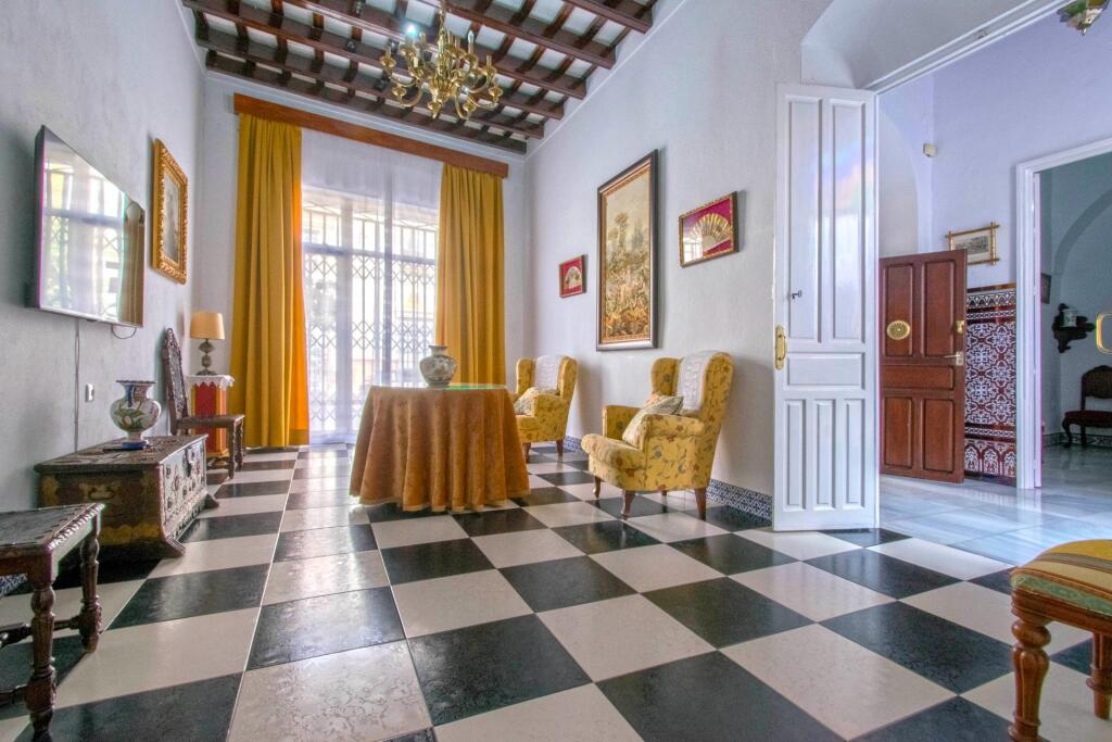 magnífica casa señorial en el centro de paradas!!! foto grande (3)