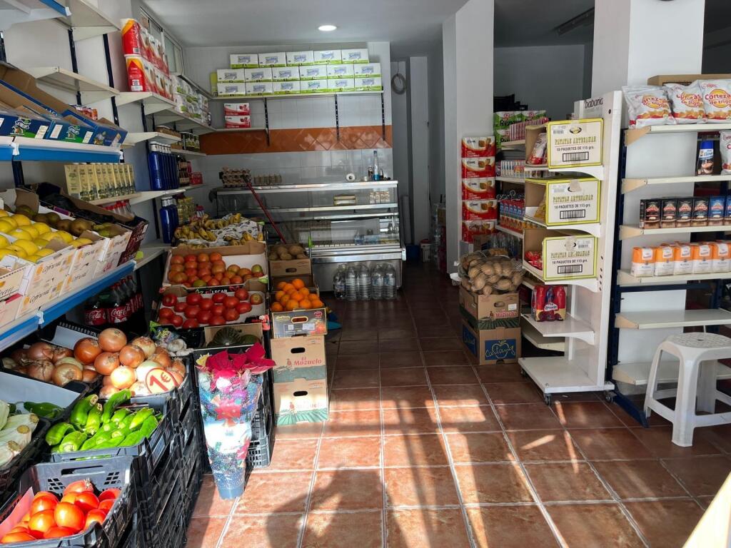 local comercial en venta en c/ torrelaguna foto grande (2)